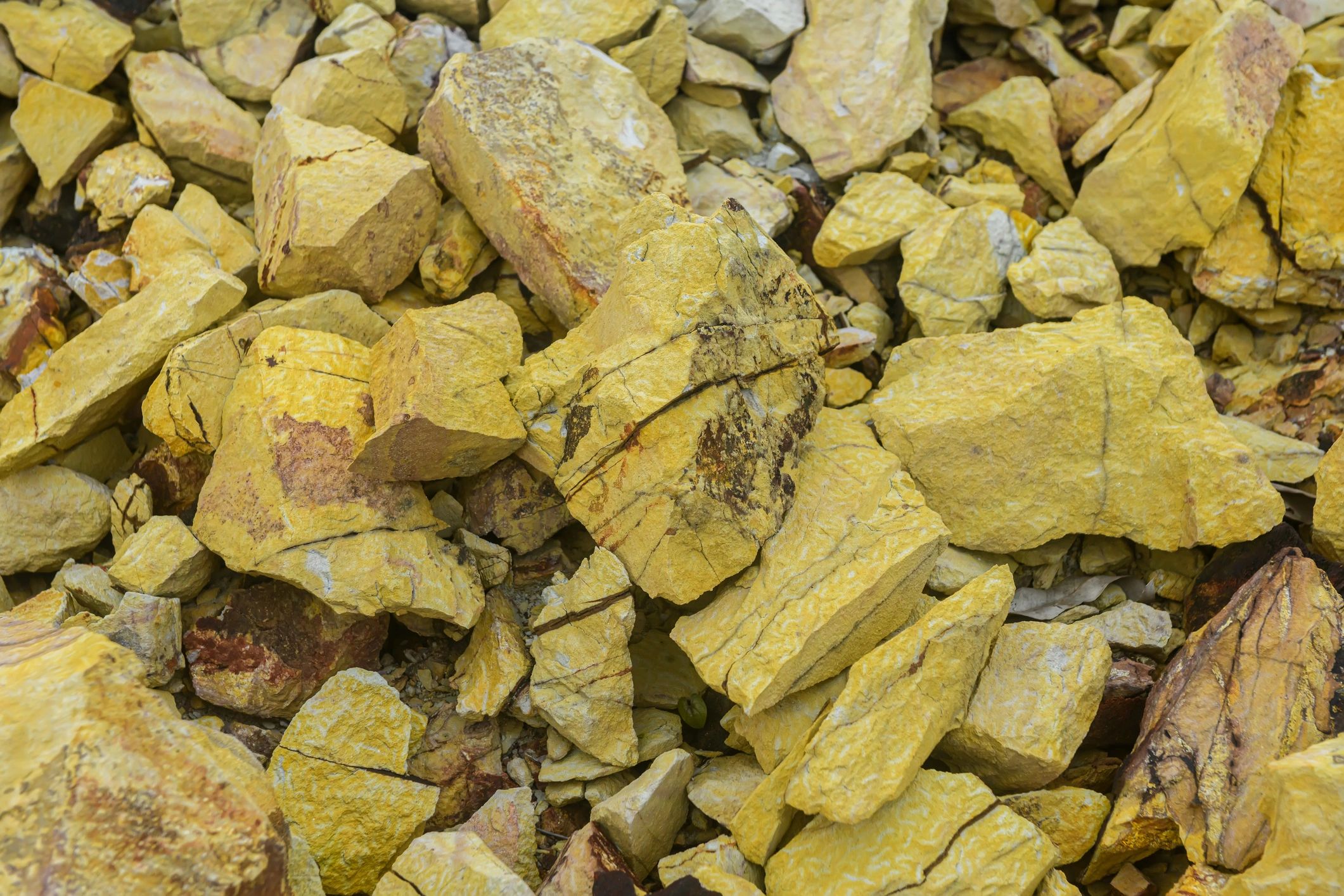 Sulfur mineral texture
